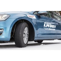 Bridgestone Blizzak LM001 235/45R20 96H Image #3